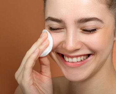 Importancia del cuidado facial para proteger la piel de enfermedades