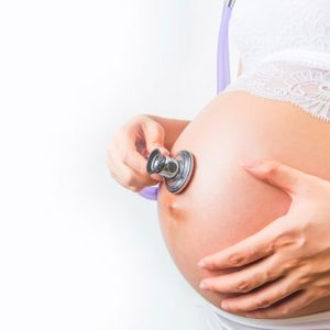 https://www.todomedic.com/wp-content/uploads/2022/09/mujer-embarazada-que-usa-estetoscopio-que-examina-su-bebe-su-vientre_1205-2227-300x300.jpg
